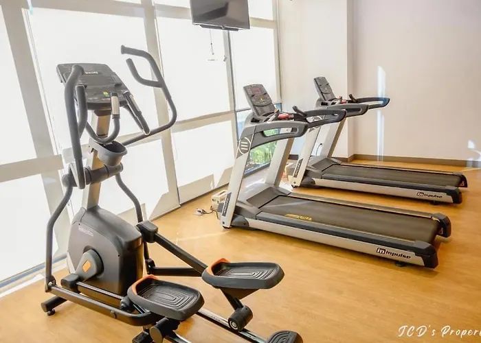 Hotel 2br Unit With Balcony- Pool Access- Near Airport 4*
