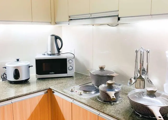 Hotel 2br Unit With Balcony- Pool Access- Near Airport Lapu-Lapu City