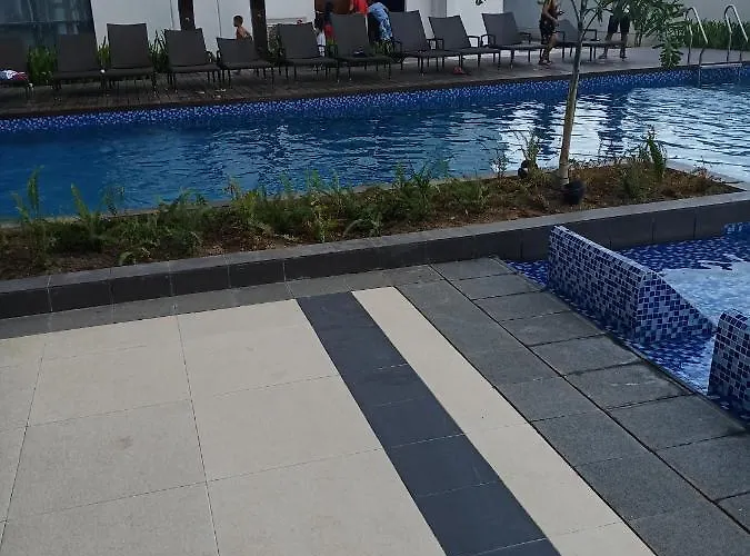 2br Unit With Balcony- Pool Access- Near Airport Hotel Lapu-Lapu City